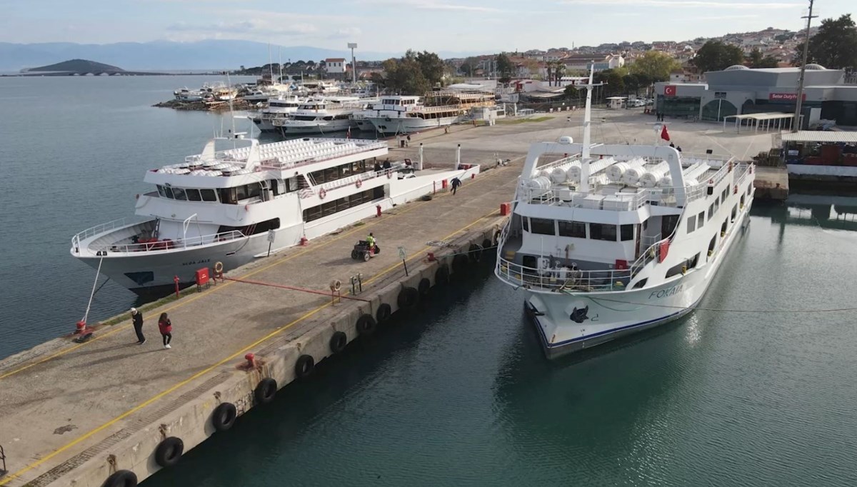 Ayvalık-Midilli feribot seferleri 25 ay sonra yeniden başladı Ayvalık-Midilli feribot seferleri 25 ay sonra yeniden başladı