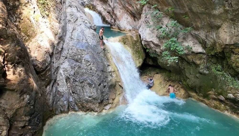 Sıcaklık 40 dereceye çıktı: Serinlemek isteyen oraya koştu - 5