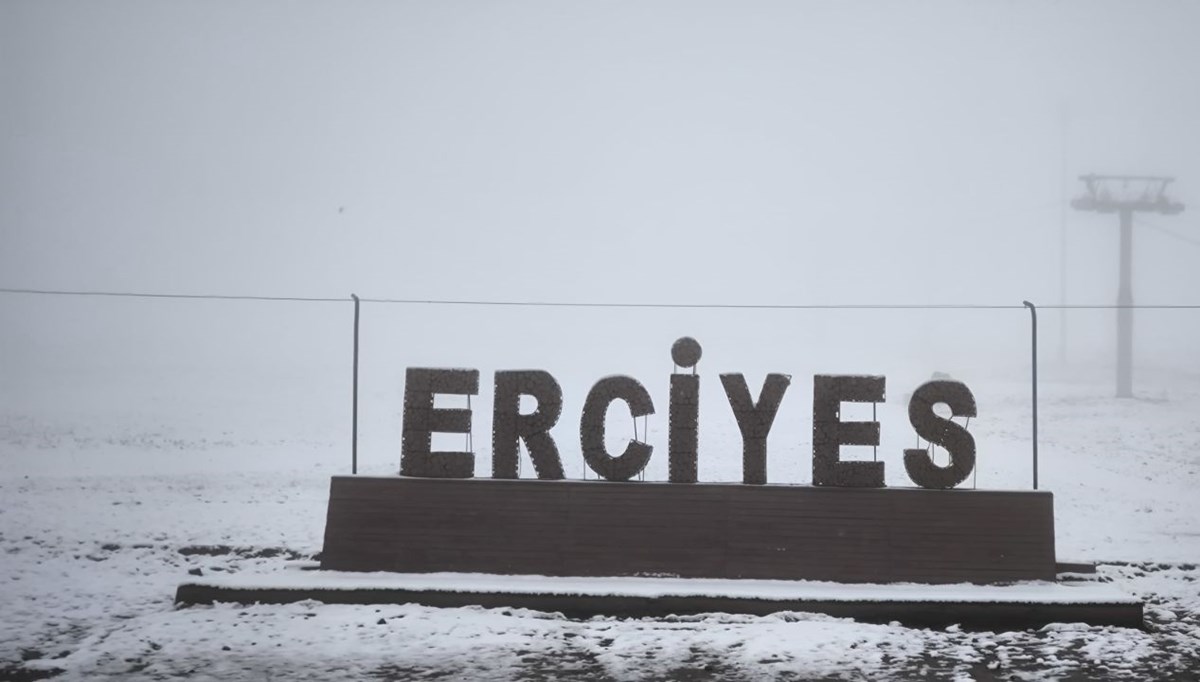 Erciyes'e mayıs ayında kar yağdı