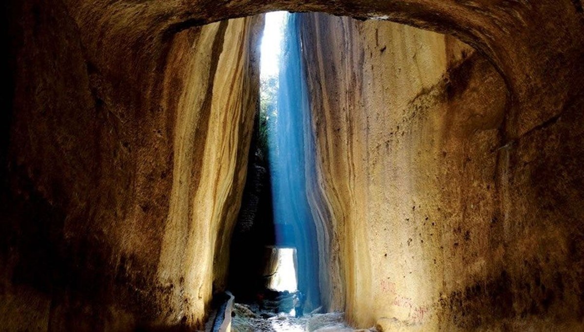 Antik dönemin mühendislik harikası: Bin esire yaptırılan 'Titus Tüneli'ne turist akını