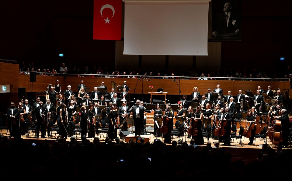 Atatürk İzmir'de senfoni ile anıldı - 1