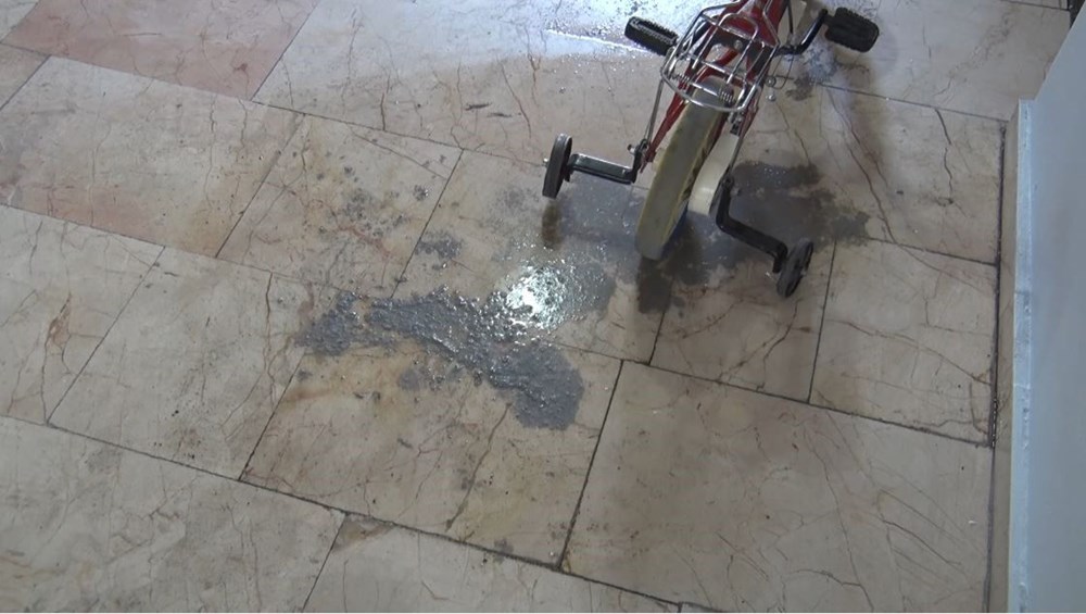 İlaçlanan ev bomba gibi patladı - 6