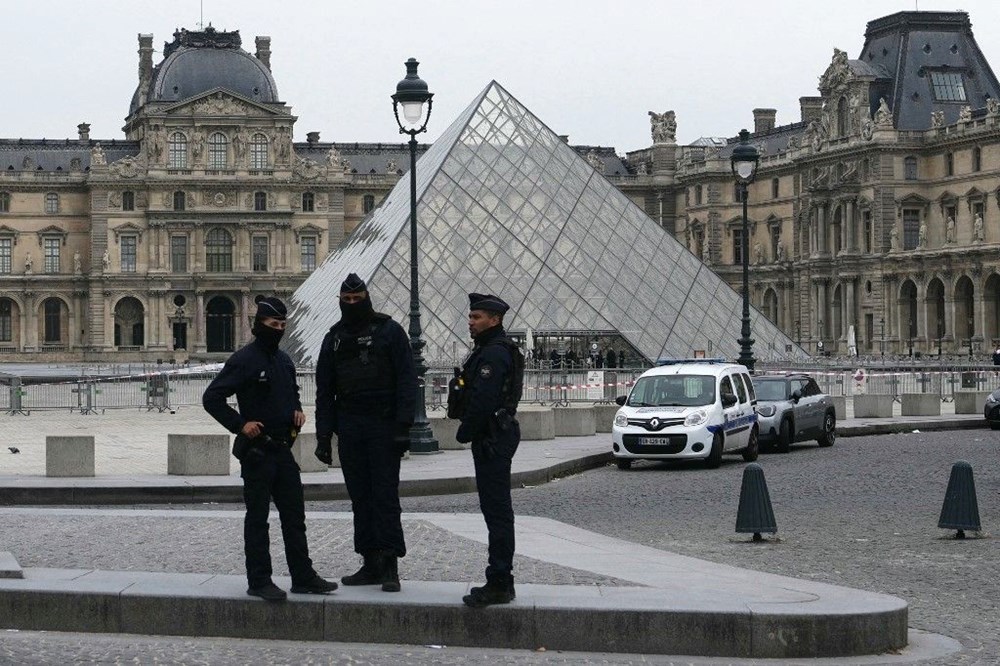 Yüzyılın soygununu geride bıraktı: Louvre Müzesi'nde güvenlik planı nasıl çöktü? - 7