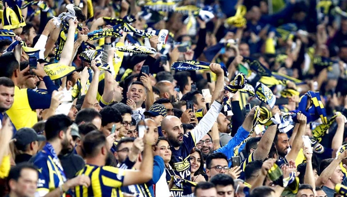 Fenerbahçe-Galatasaray derbisinin biletleri satışa çıkıyor Fenerbahçe-Galatasaray derbisinin biletleri satışa çıkıyor