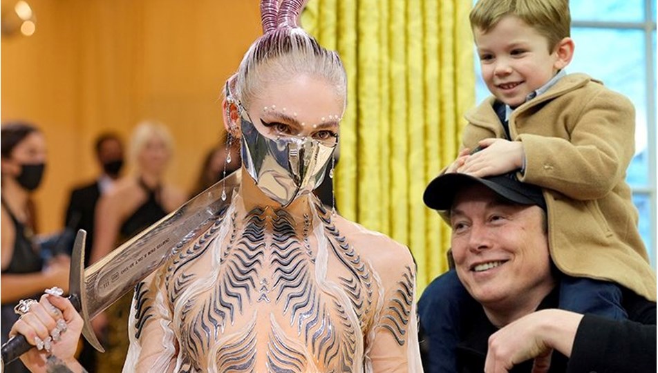 Elon Musk'ın üç çocuğunun annesi Grimes, X platformunu yerden yere vurdu
