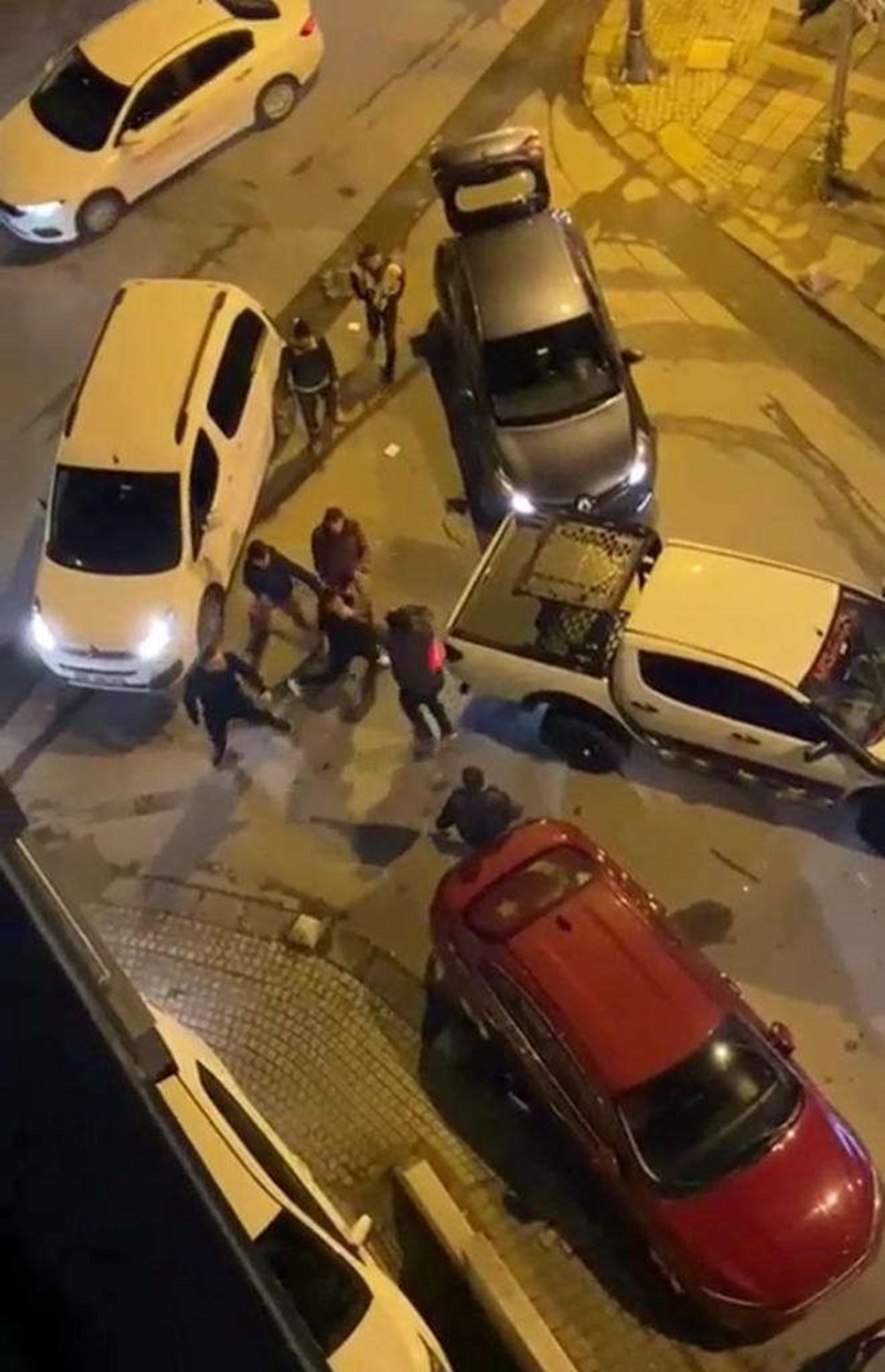 Ümraniye'de taşlı, sopalı trafik kavgası - 2