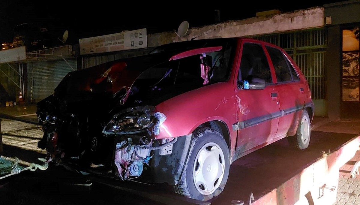 Sakarya'da iki otomobil çarpıştı: 1 ölü, 2 yaralı Sakarya'da iki otomobil çarpıştı: 1 ölü, 2 yaralı
