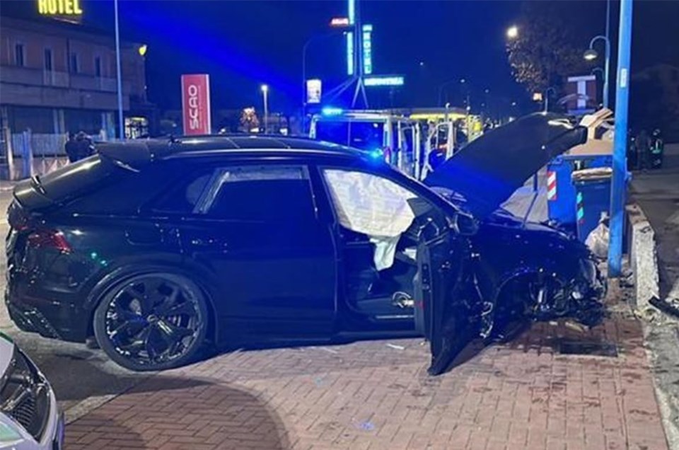 Mario Balotelli trafik kazası geçirdi: Ambulansla hastaneye götürüldü - 1