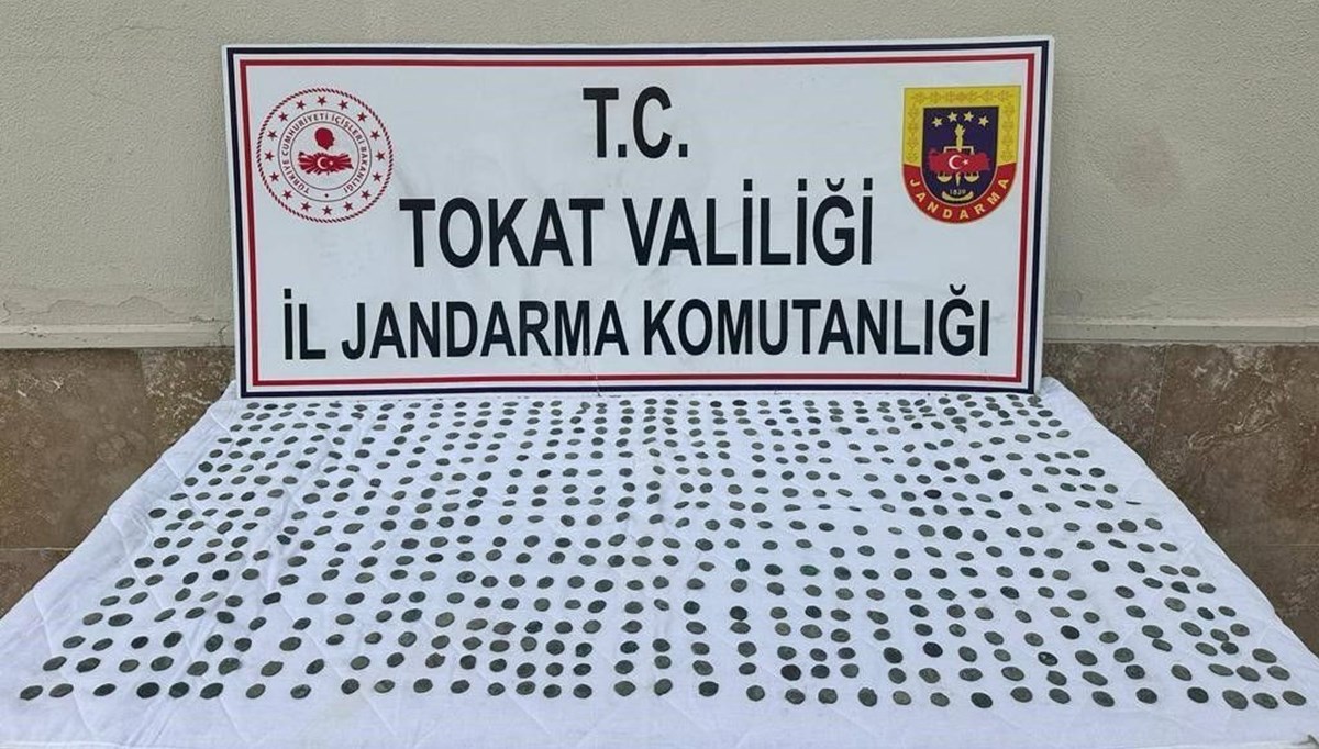 Tokat'ta Selçuklu dönemine ait 620 adet sikke ele geçirildi