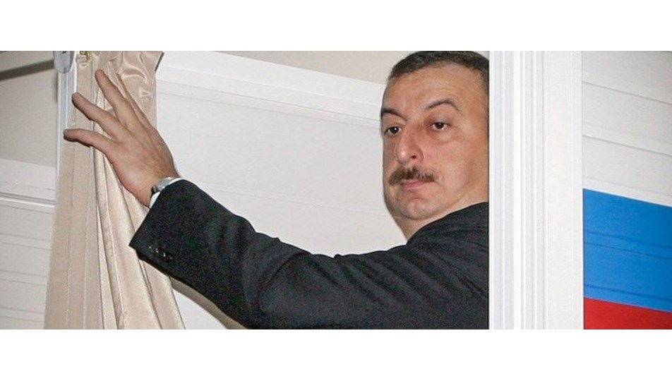 Azerbaycan'da halk cumhurbaşkanını seçiyor