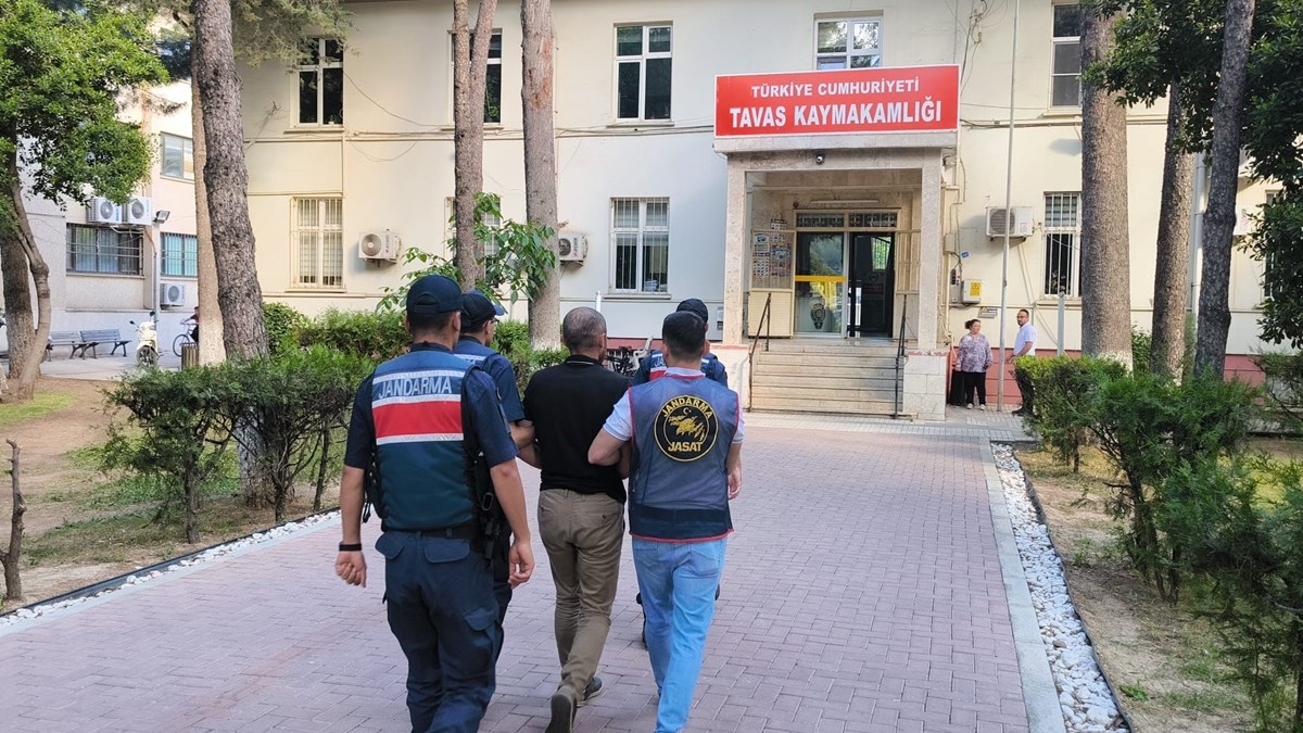 Şüphelinin adliyeye sevki Şüphelinin adliyeye sevki