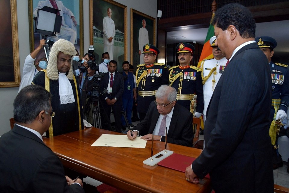 Sri Lanka'da devlet başkanının yetkilerini sınırlamak için yasa tasarısı sunuldu - 1