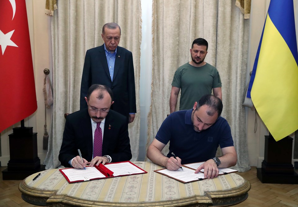 Cumhurbaşkanı Erdoğan'ın Ukrayna ziyareti sırasında, savaş nedeniyle tahrip olan altyapının yeniden inşası için Türkiye ile Ukrayna arasında anlaşma imzalandı.