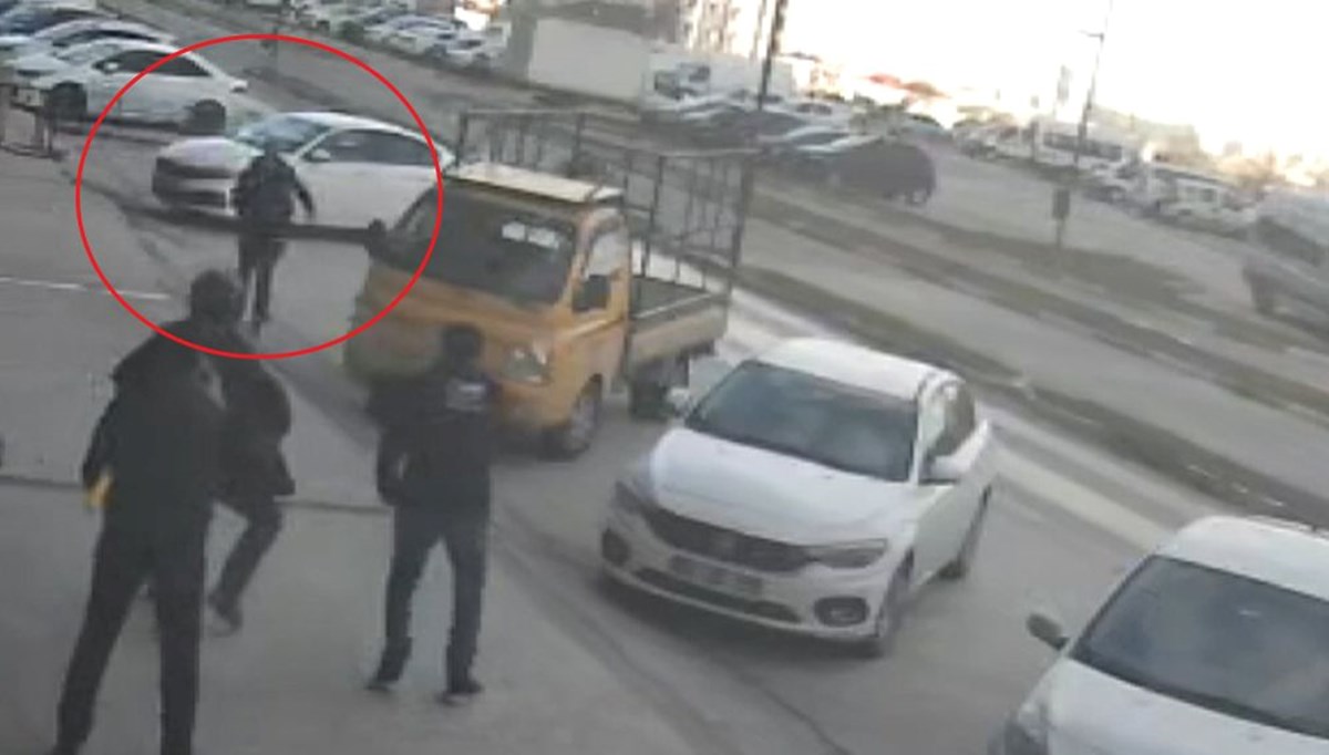 İstanbul’da polisten kaçan şüpheliyi izindeki bekçi yakaladı İstanbul’da polisten kaçan şüpheliyi izindeki bekçi yakaladı