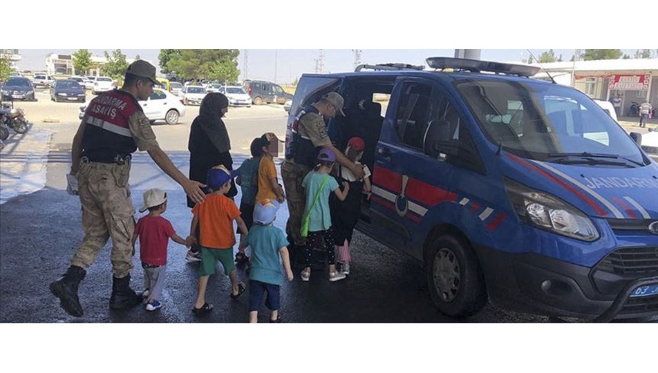 Interpol'ün aradığı DAEŞ'li 5 kadın Şanlıurfa ve Kilis'te yakalandı