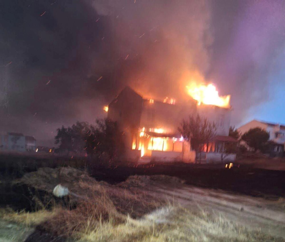 Çanakkale ve Edirne'deki yangınlar büyüdü: Evler ve araçlar zarar gördü, çok sayıda tahliye var - 4