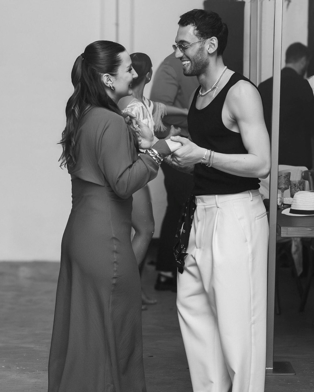 Hakan Çalhanoğlu'ndan eşine sürpriz doğum günü partisi - 4