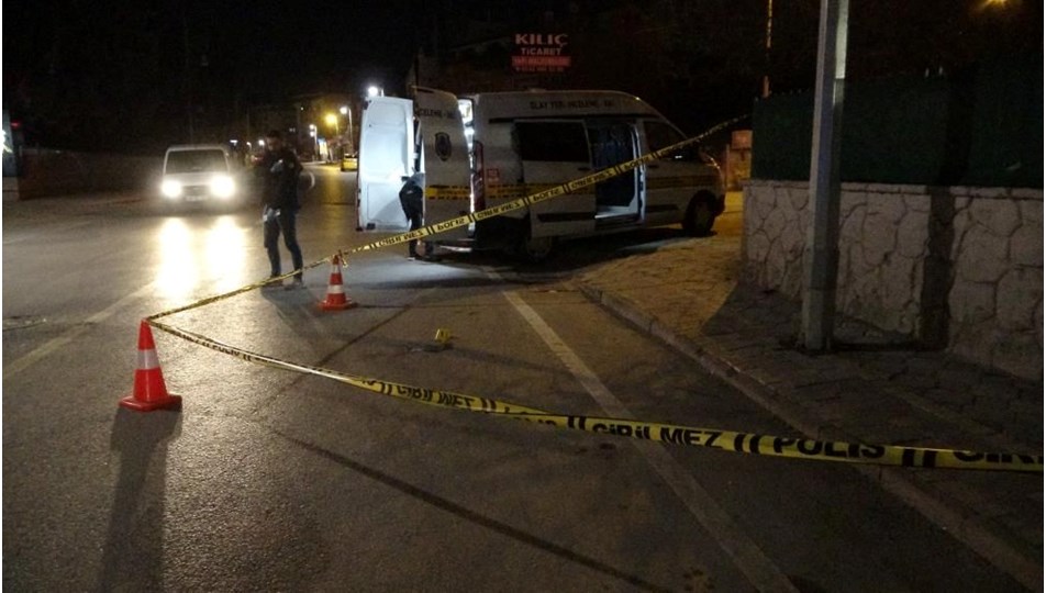 Takside silahla vurup yola attılar