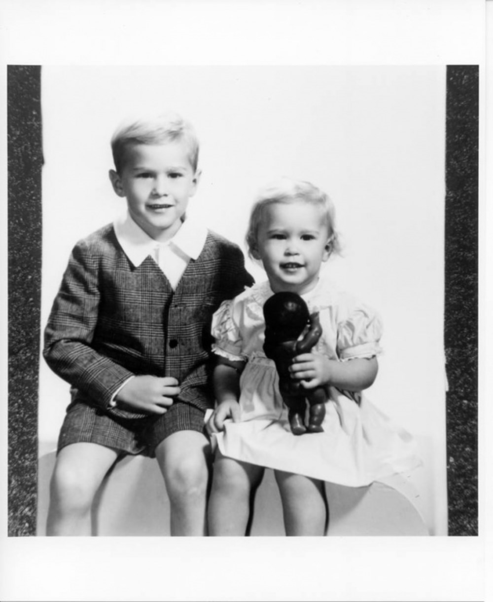 Su Burcu Yazgı Coşkun'dan nostaljik kare (Ünlülerin çocukluk ve gençlik halleri) - 621