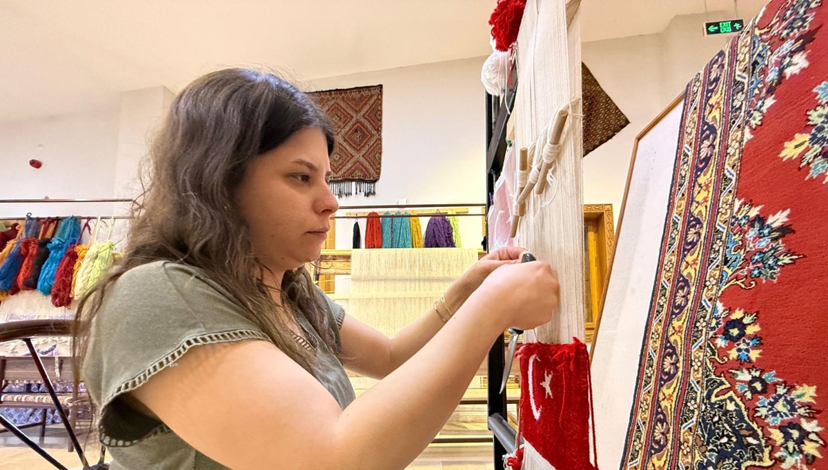 Çerçeve boyutunda minyatür halı: Fiyatı 100 bin lirayı buluyor