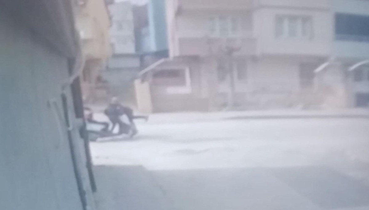 Koşarak yola çıkan yayaya motosiklet çarptı: 2 yaralı