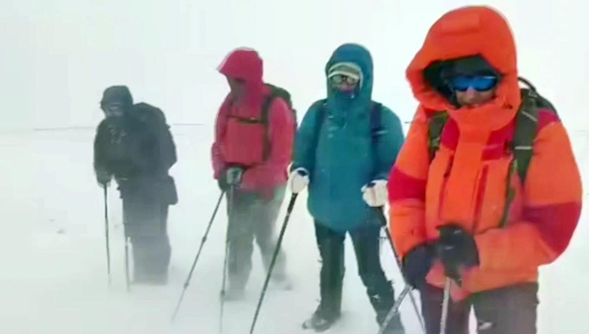 Mayıs ayının ortasında Ağrı Dağı'nda tipi Mayıs ayının ortasında Ağrı Dağı'nda tipi