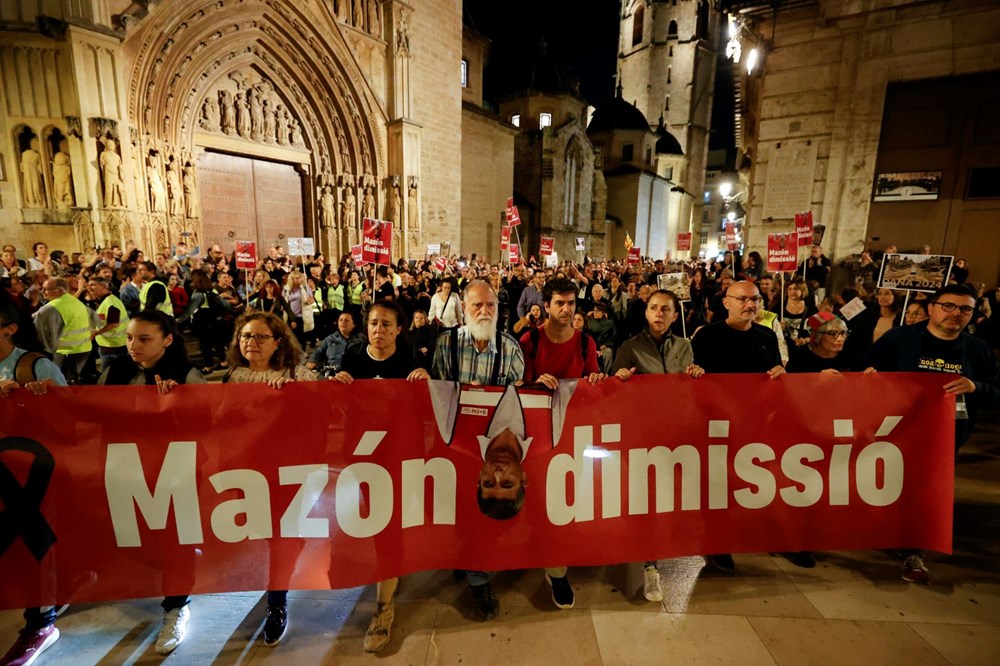 Felaketin zaman çizelgesi: İspanya'da sokağa dökülen halk istifa istiyor - 9