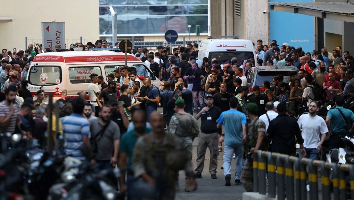 Lübnan'da ikinci siber saldırı: Çağrı cihazlarının ardından Hizbullah'a ait telsizler de patladı Lübnan'da ikinci siber saldırı: Çağrı cihazlarının ardından Hizbullah'a ait telsizler de patladı
