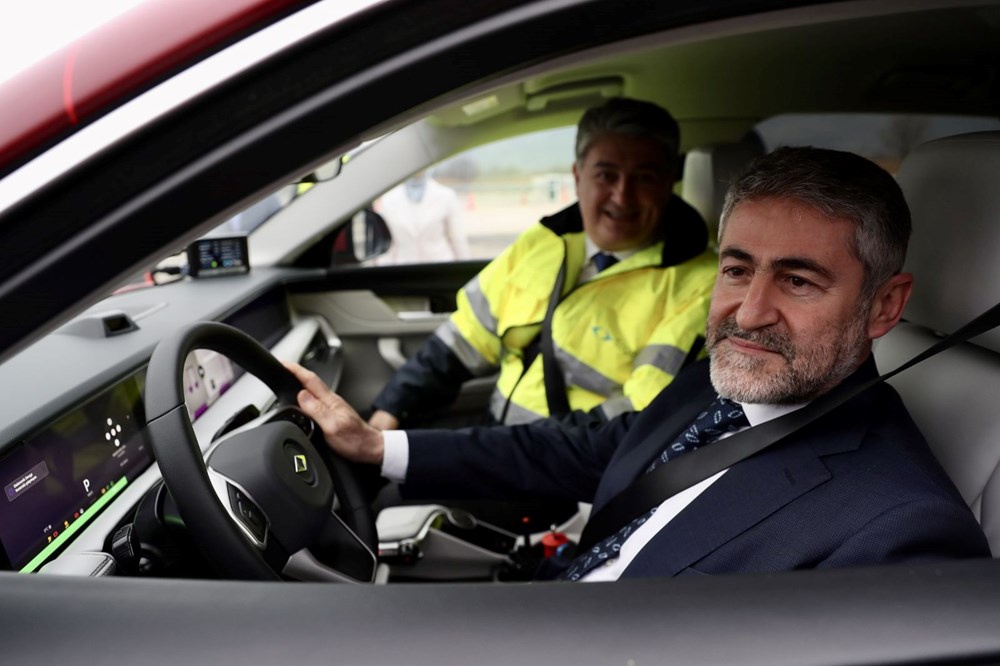 Bakanlar Varank ve Nebati, Togg'un direksiyonuna geçti: Bu müthiş bir duygu - 4 Bakanlar Varank ve Nebati, Togg'un direksiyonuna geçti: Bu müthiş bir duygu - 4