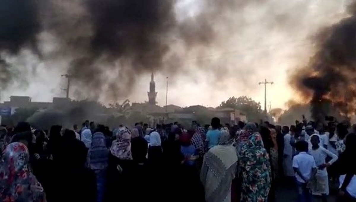 Sudan'da darbe: Başbakan Hamduk tutuklandı (OHAL ilan edildi)