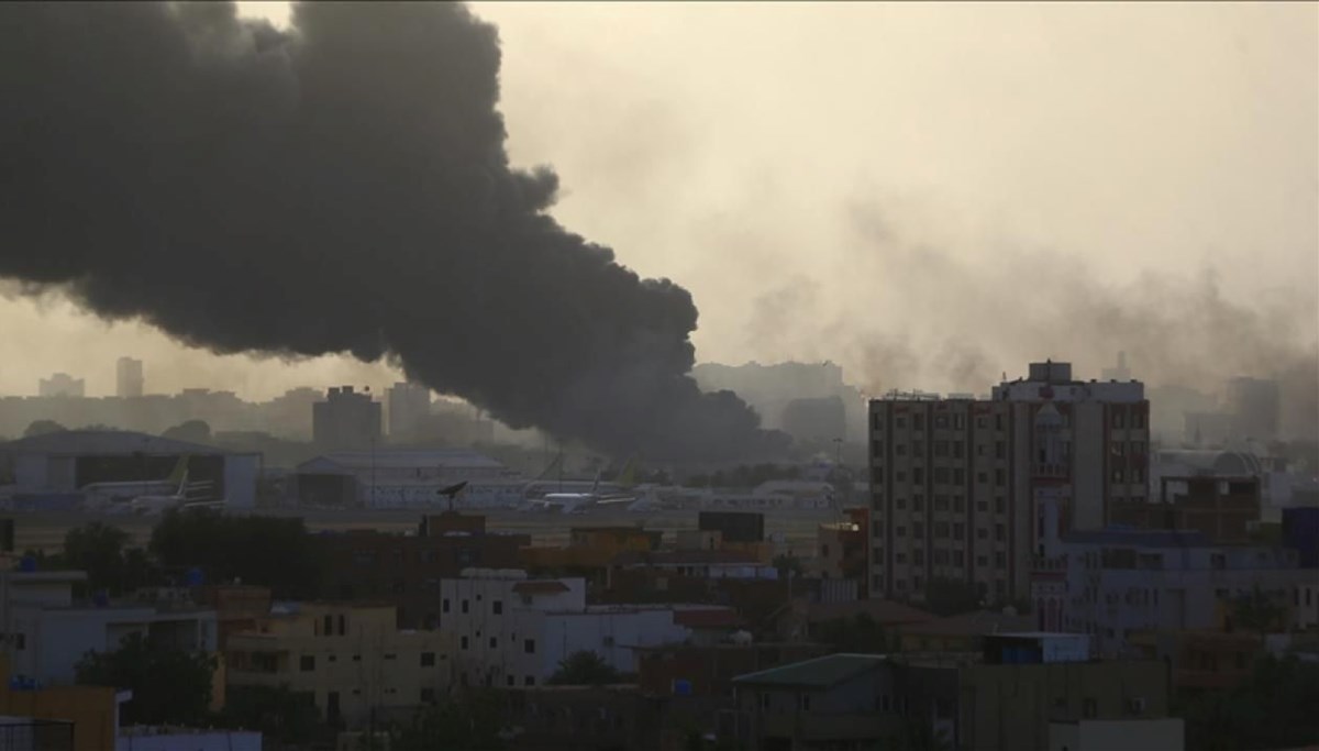 Sudan'daki Türk vatandaşlarının tahliyesine başlandı