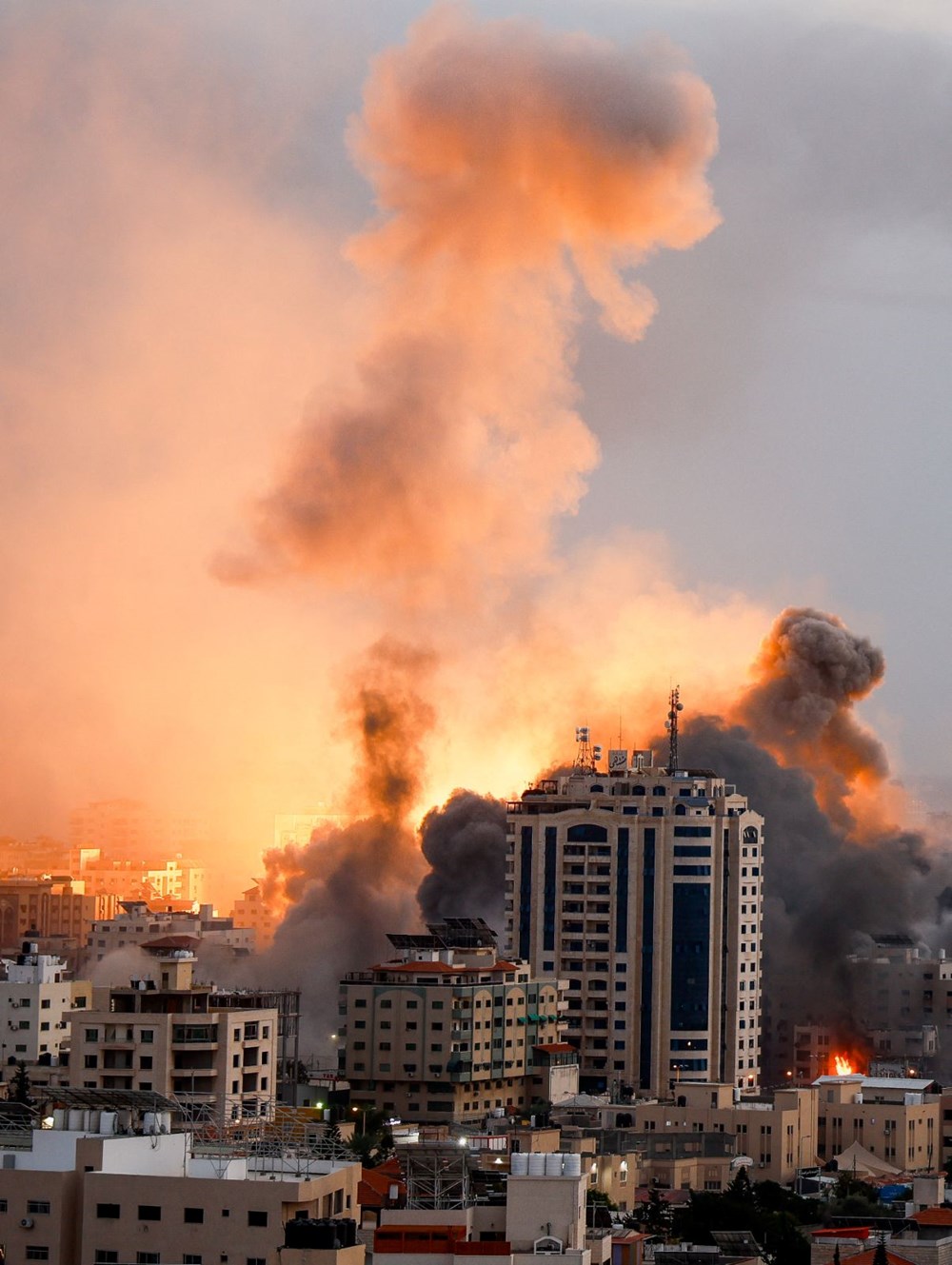 İsrail-Hamas çatışmalarında 4. gün: Gazze'de tam abluka ilan edildi - 10