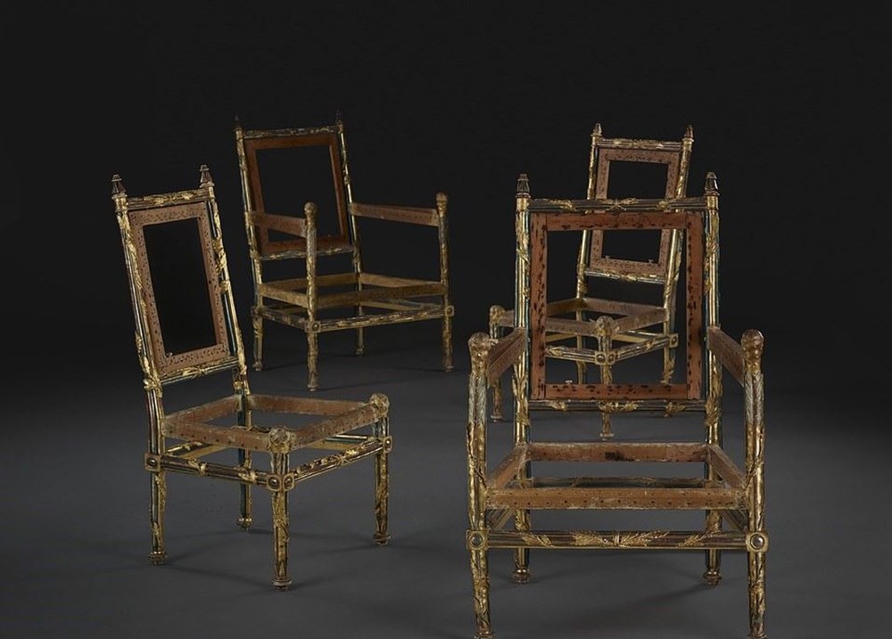 Fransa Kralı 16’ncı Louis’nin kardeşine ait 4 sandalye 1 Fransa Kralı 16’ncı Louis’nin kardeşine ait 4 sandalye 1