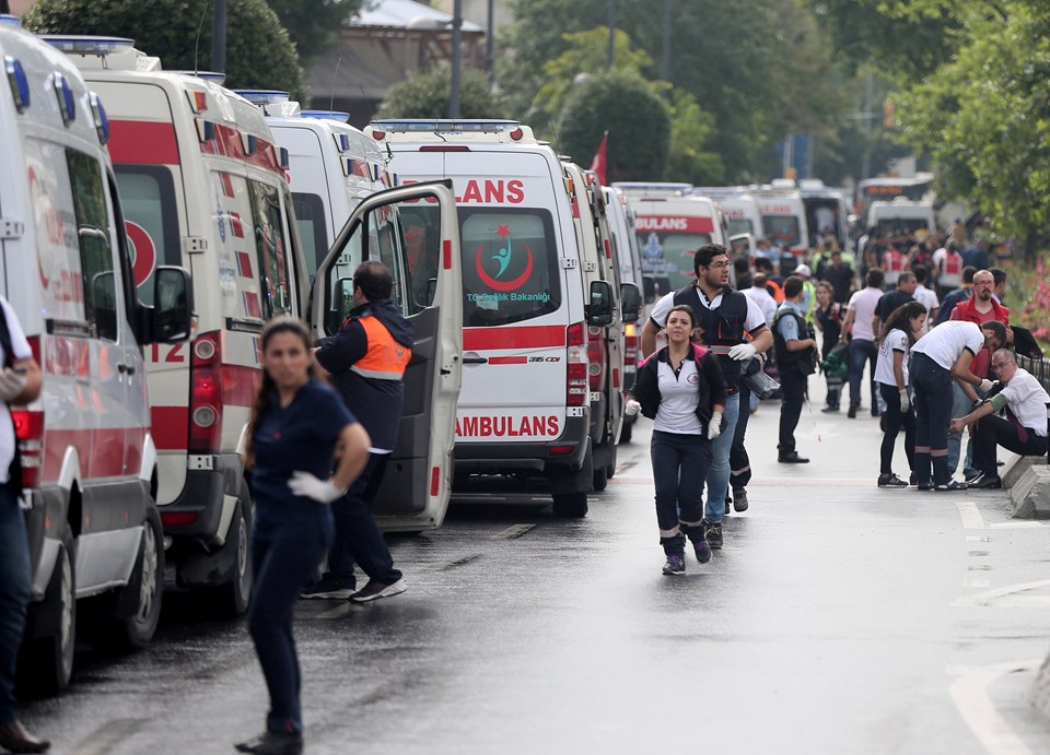 İstanbul Vezneciler'de polise bombalı araçla saldırı - 3