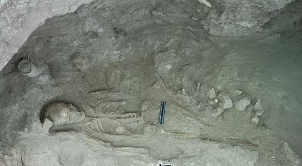 Güney Kıbrıs’ta Mısır Kraliçesi Nefertiti dönemine ait paha biçilemez altın hazine bulundu - 4