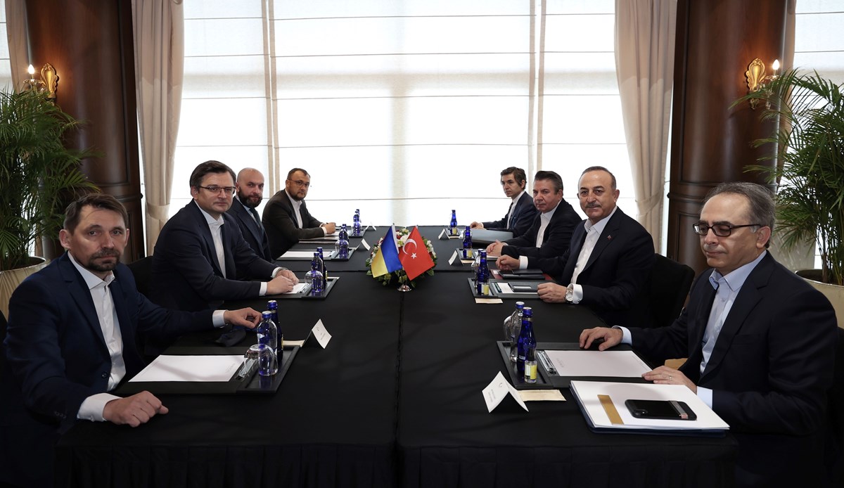 Dışişleri Bakanı Çavuşoğlu Ukrayna heyetiyle bir araya geldi.