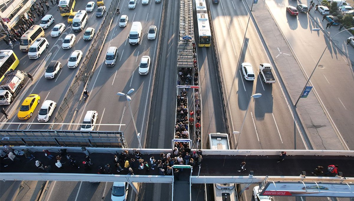 Prof. Dr. Mustafa Ilıcalı: İstanbul trafiğinin çözümü için raylı sistemin devreye girmesi gerek