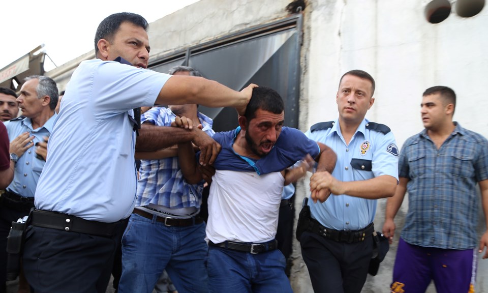 Adana'da LPG tüpü bayiinde patlama: 2 yaralı - 3