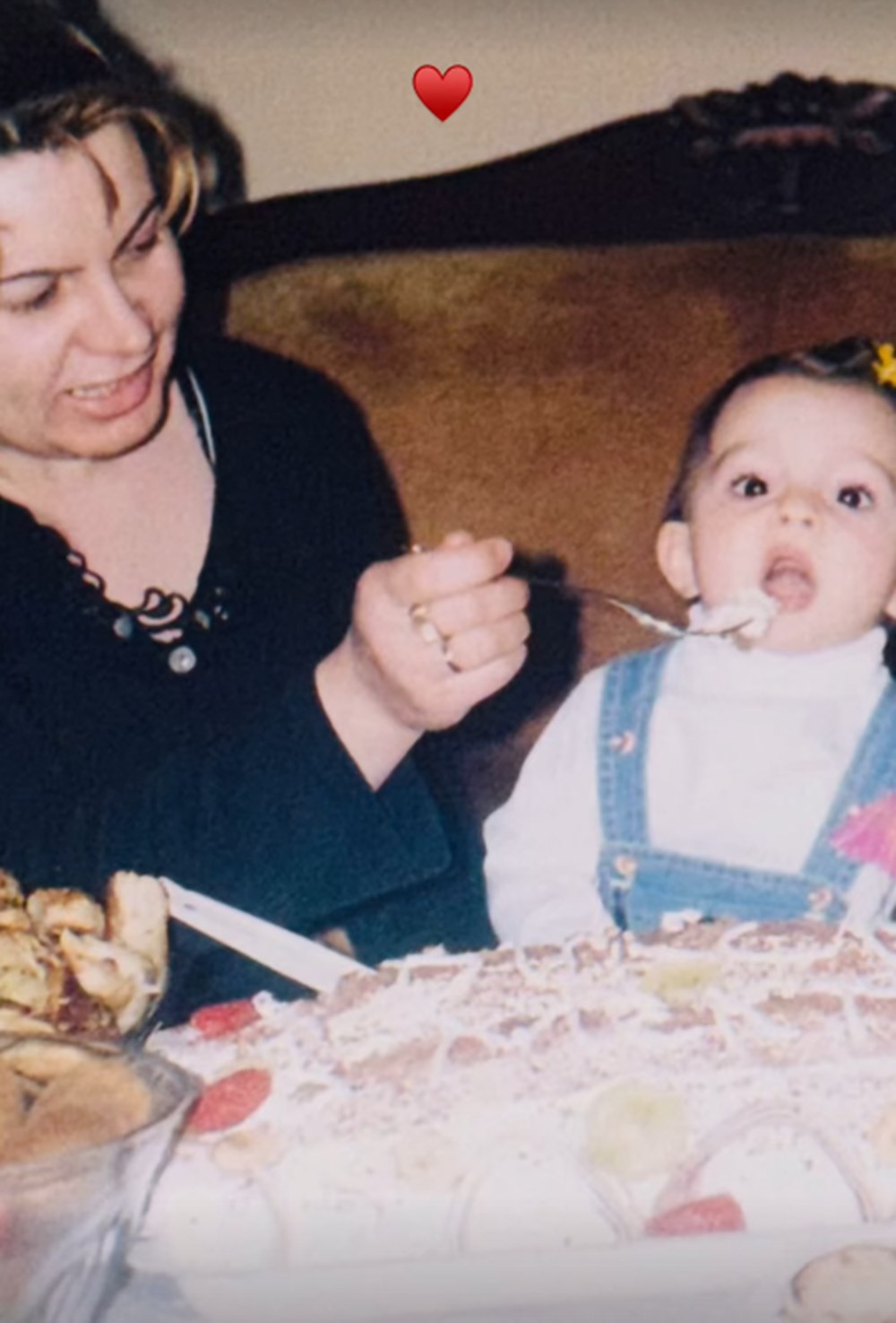Ünlü isim geçmişe götürdü: "Oyuncu olacağını nasıl anlamadın" (Ünlülerin çocukluk ve gençlik halleri) - 13