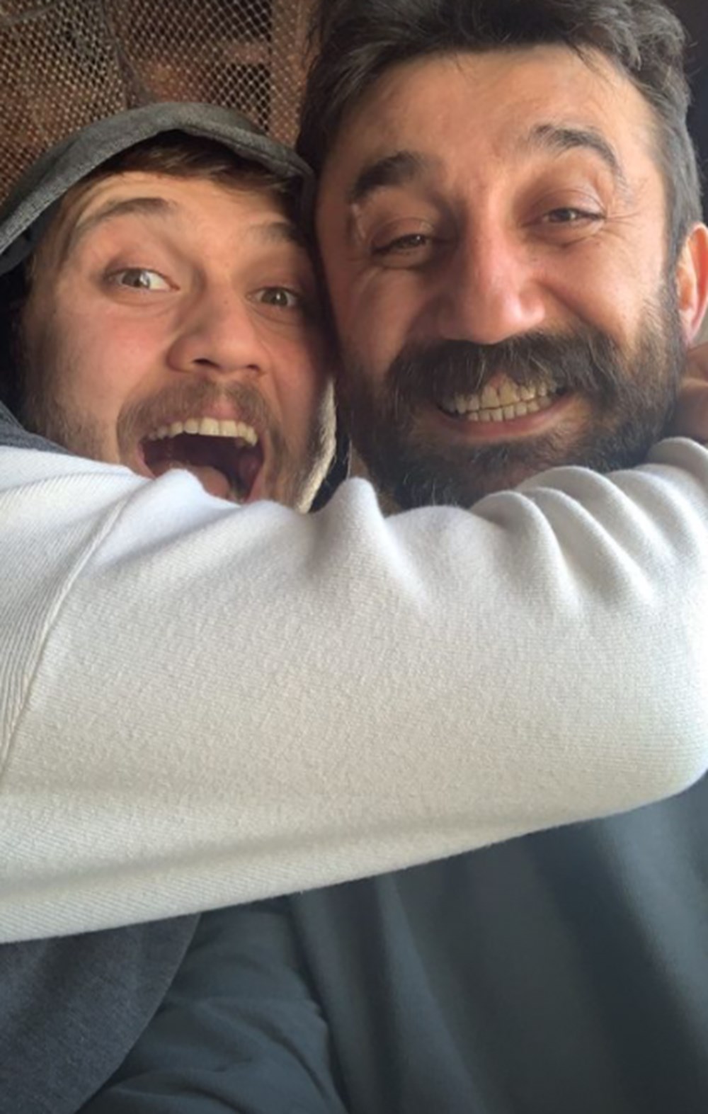 Çukur oyuncularının kamera arkası pozları - 8