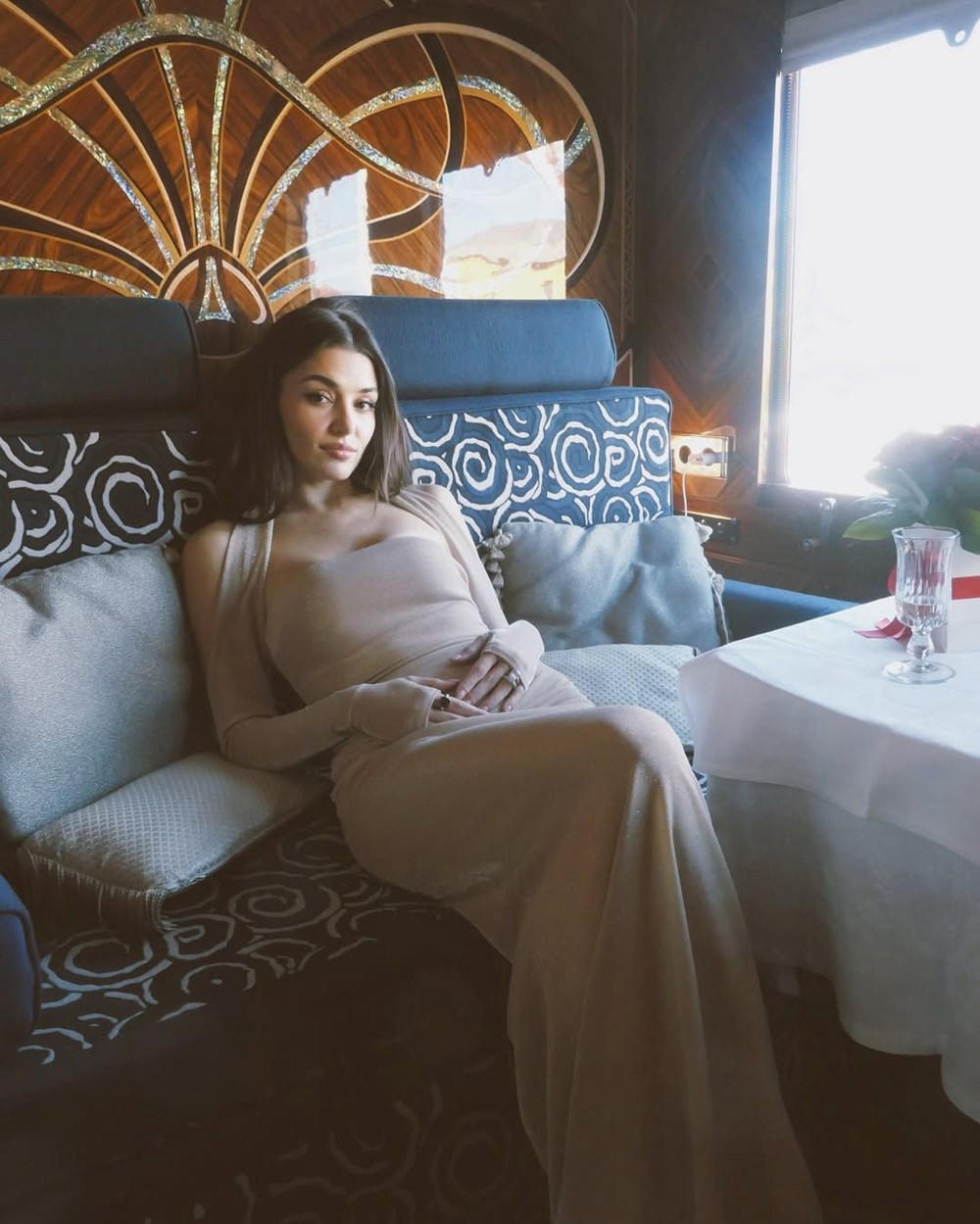 Hande Erçel'den Roma-Paris treninden yeni kareler - 4