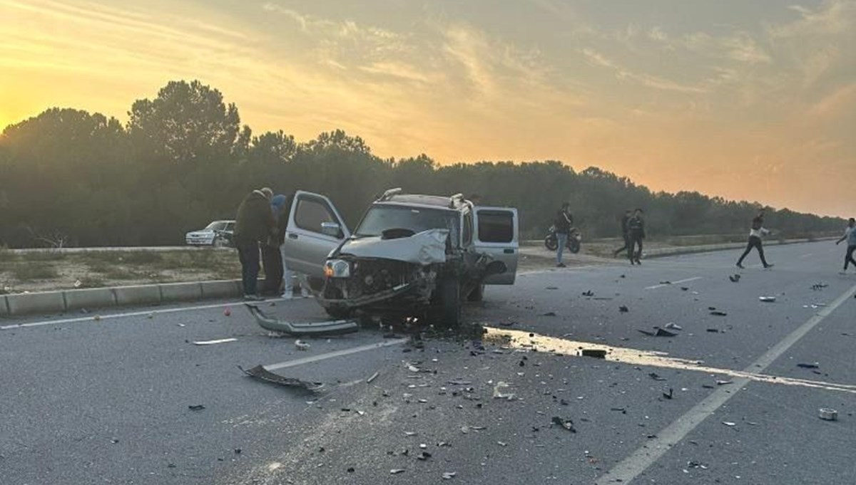 Pikap ile motosiklet kafa kafaya çarpıştı: 1 ölü, 3 yaralı