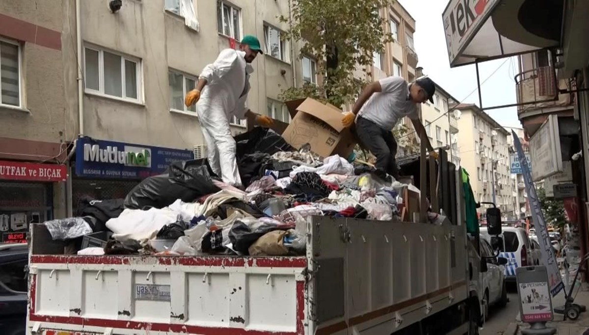 Bursa’da çöp ev (3 kamyon dolusu çöp çıkarıldı)