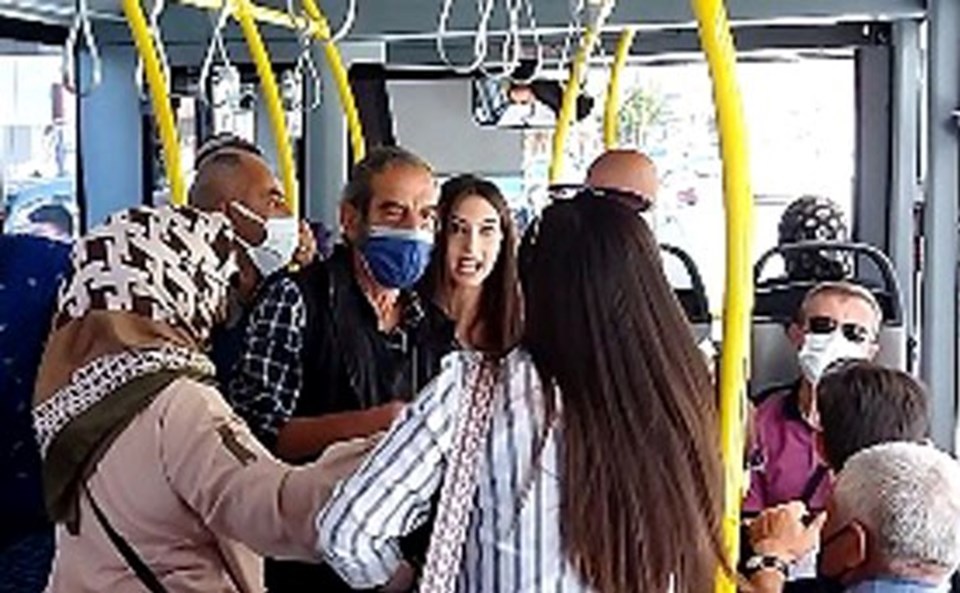 Halk otobüsünde 'maske' kavgası - 2