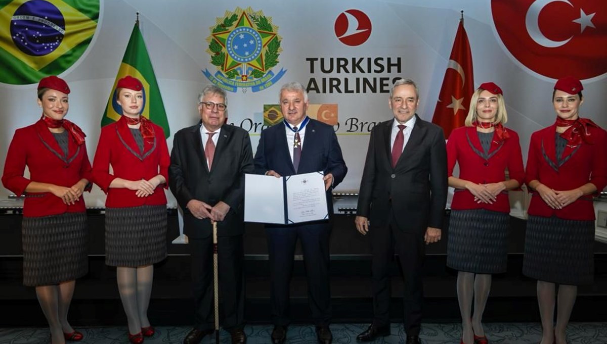 THY Genel Müdürü Bilal Ekşi'ye Brezilya Devlet Nişanı verildi THY Genel Müdürü Bilal Ekşi'ye Brezilya Devlet Nişanı verildi