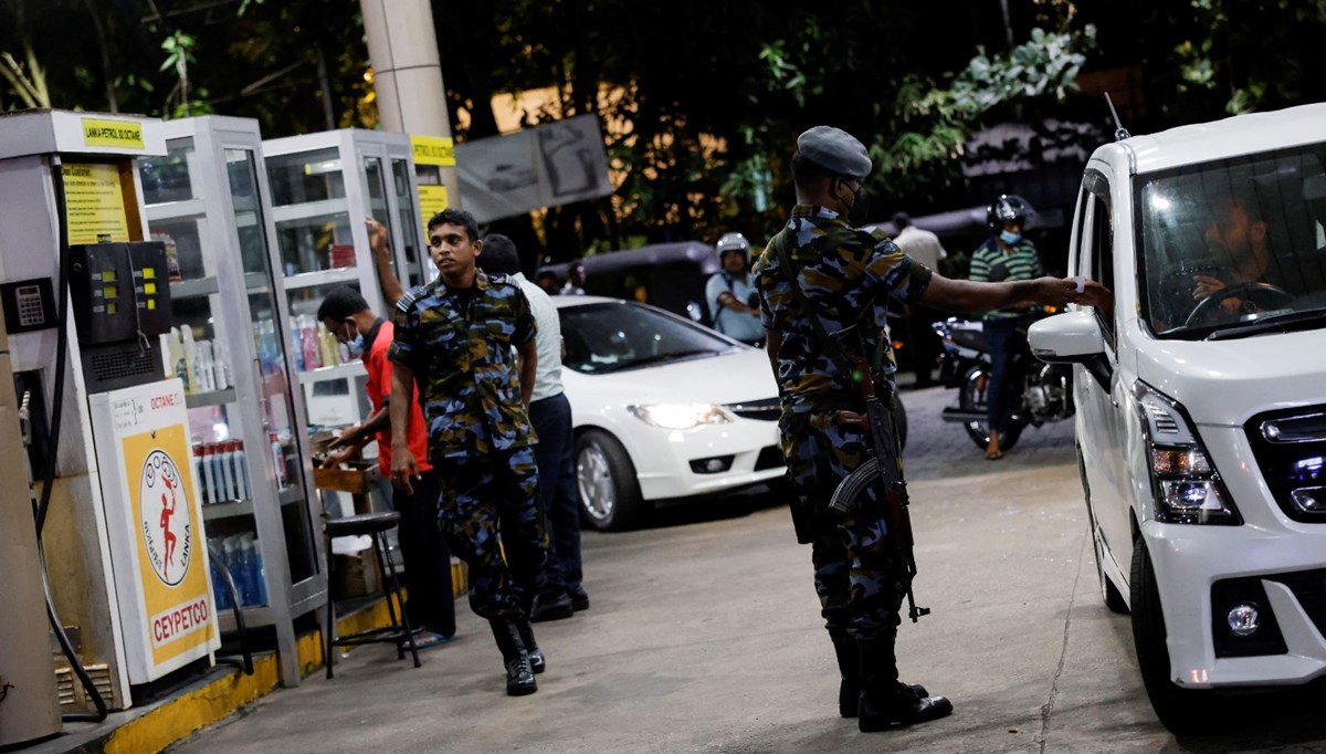 Sri Lanka'da akaryakıt kıtlığı nedeniyle okullar bir hafta daha kapatılacak
