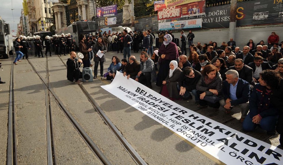 Gültan Kışanak ve Fırat Anlı'nın gözaltına alınmasına protesto - 1