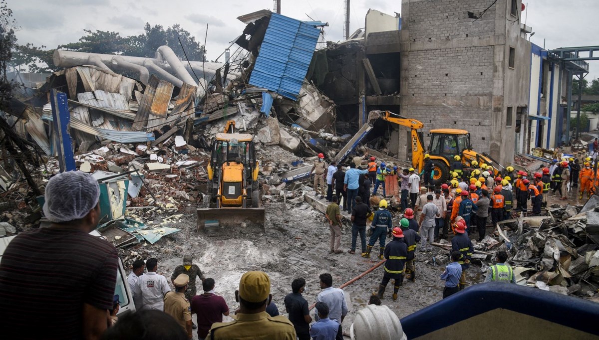 Fabrikada reaktör patladı, 36 kişi öldü
