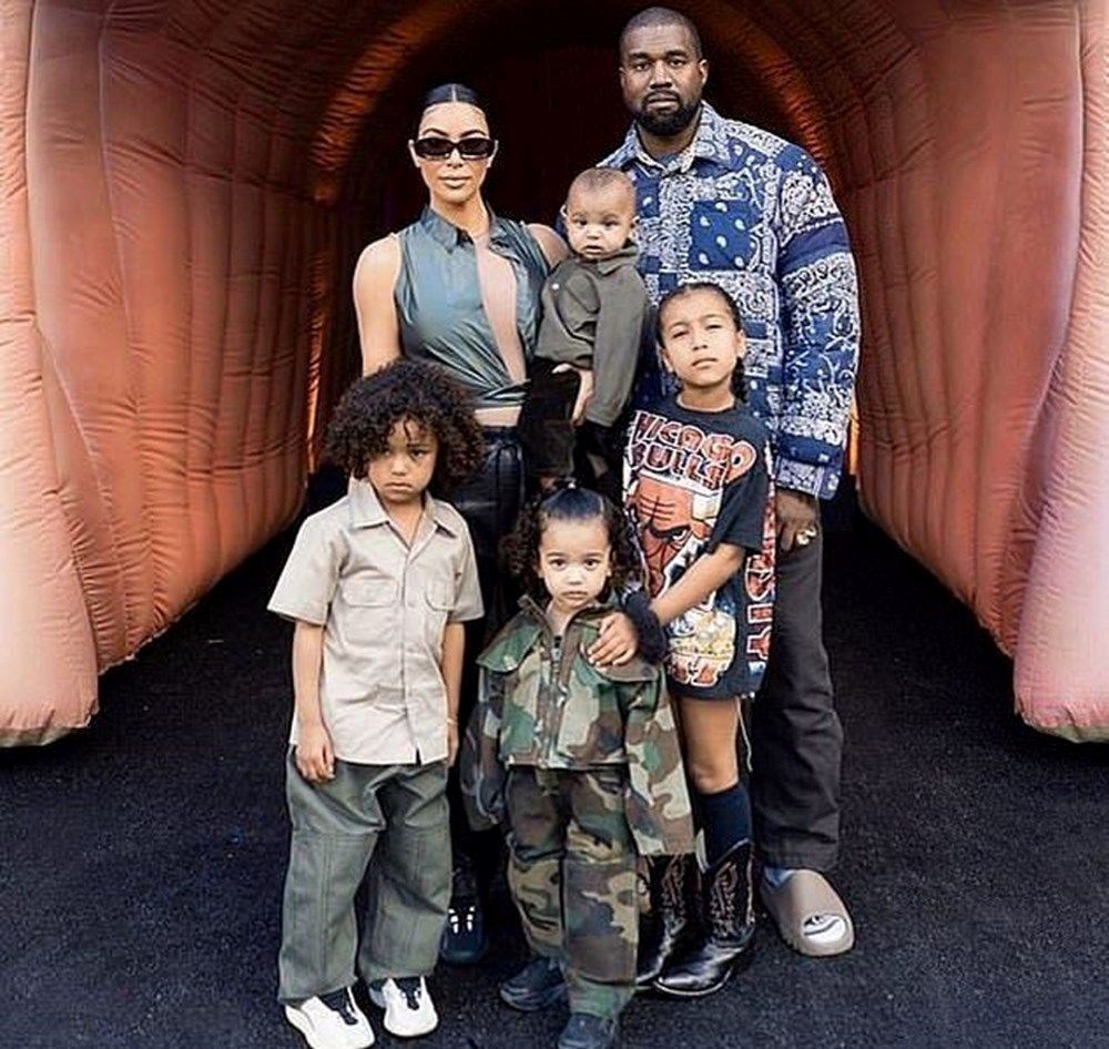 Kim Kardashian, Kanye West'in kendisine vurduğunu iddia etti - 4