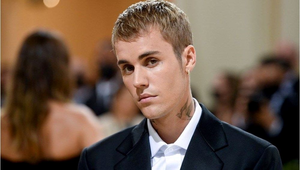 Justin Bieber nadir görülen bir sendrom nedeniyle yüz felci geçirdi - 1